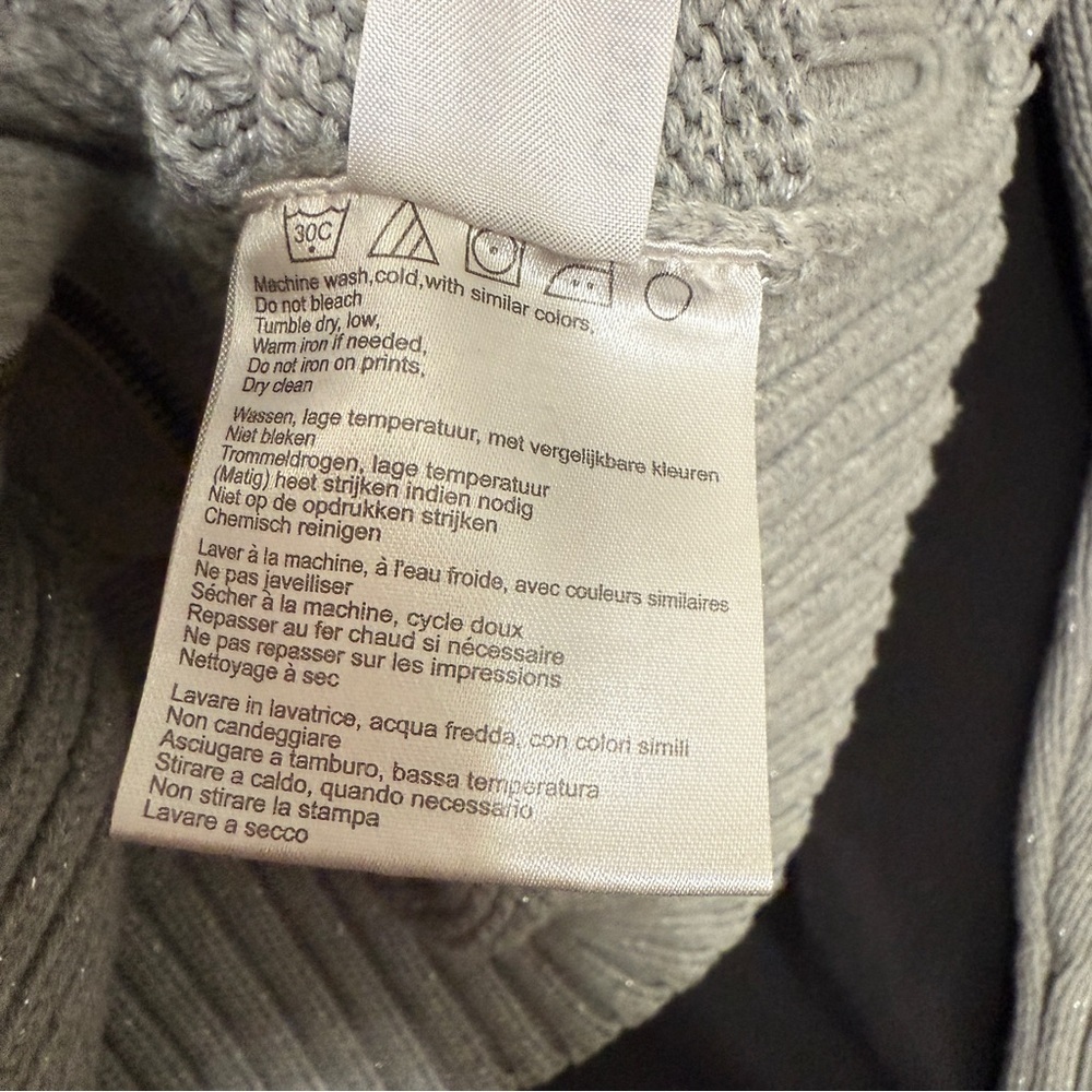 Harley-Davidson Women's Knit Cardigan, size M, light gray - Picture 6 of 10